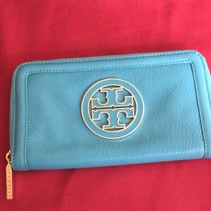 Authentic Tory Burch zipper wallet